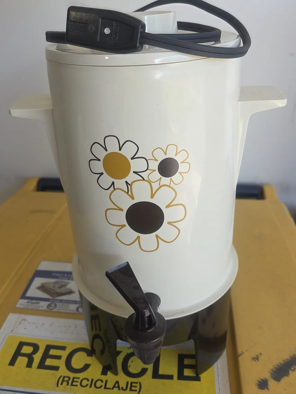 Vintage Floral Electric Water Boiler Dispenser - Cream